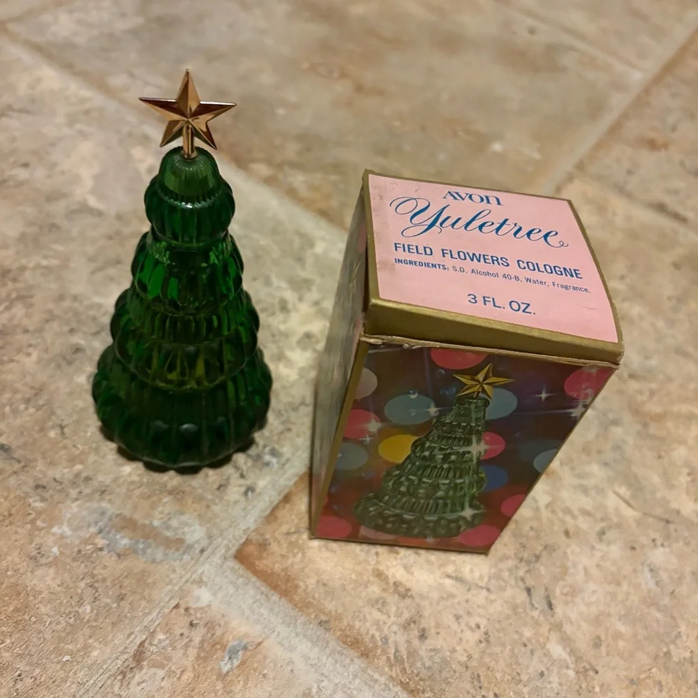 Avon Vintage Yuletree Field Flowers Decanter